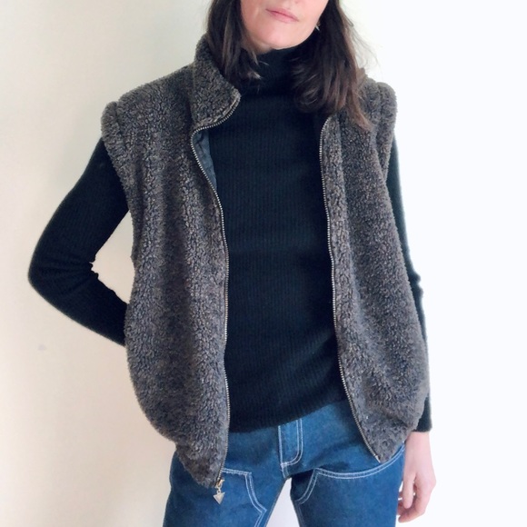 Black ribbed cashmere turtleneck sweater - Picture 2 of 14